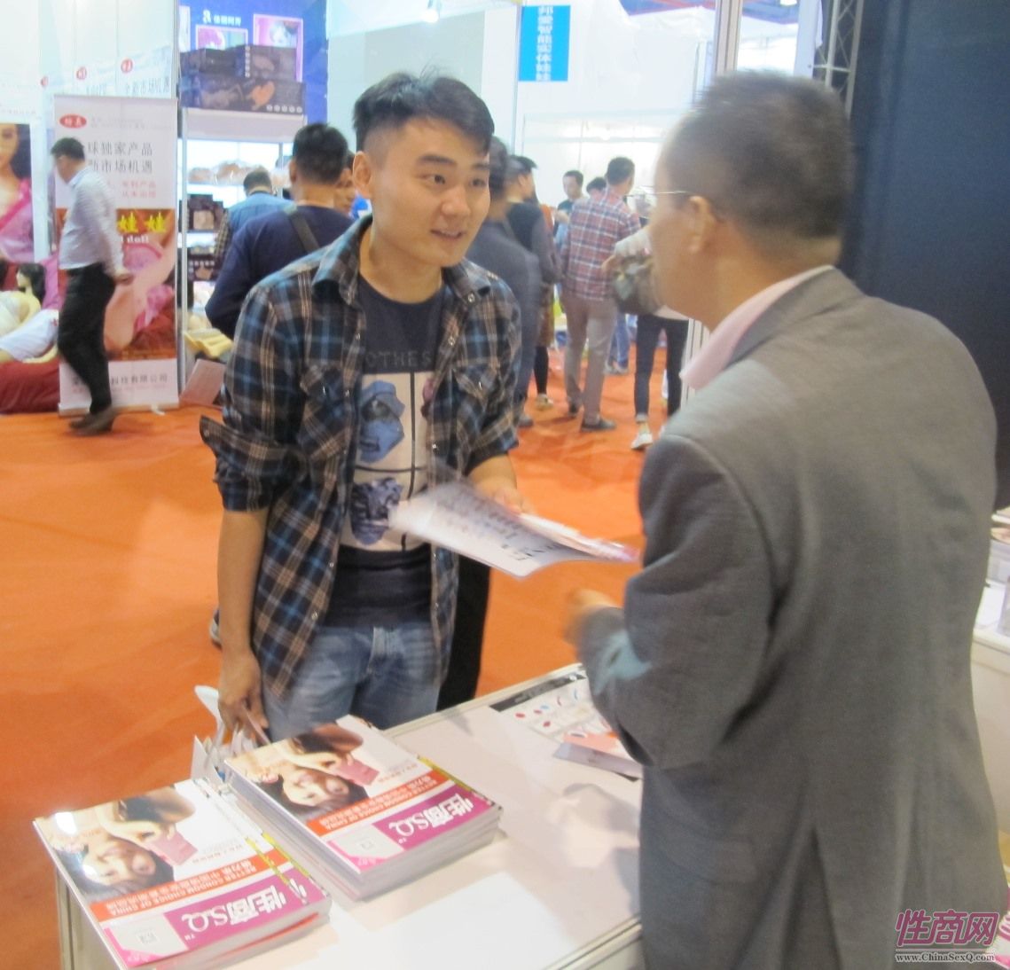 �ɹ�����ѯ������Ա