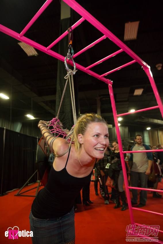 2016美国eXXXotica新泽西成人展另类表演图片3