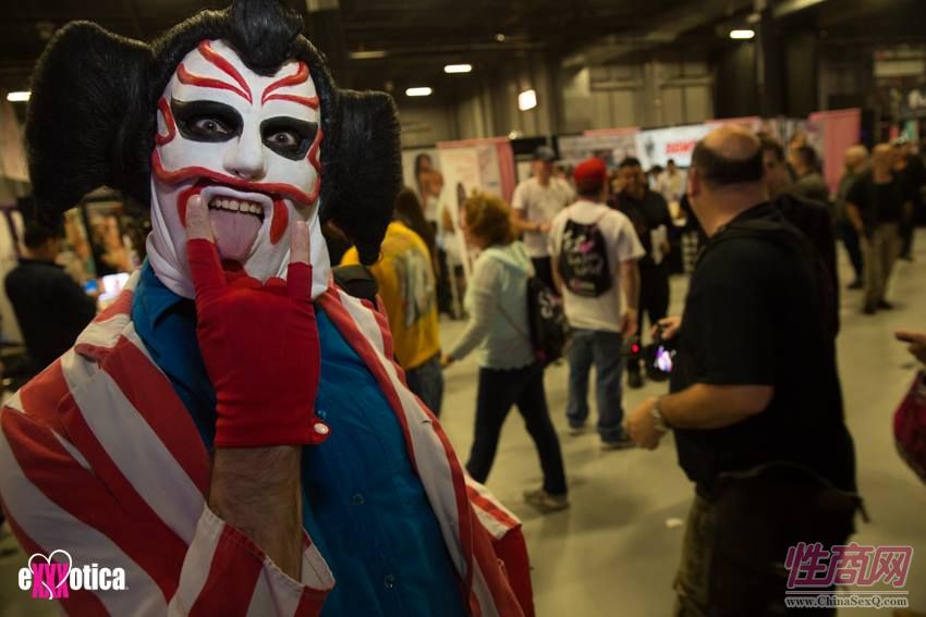 2016美国eXXXotica新泽西成人展另类表演图片8