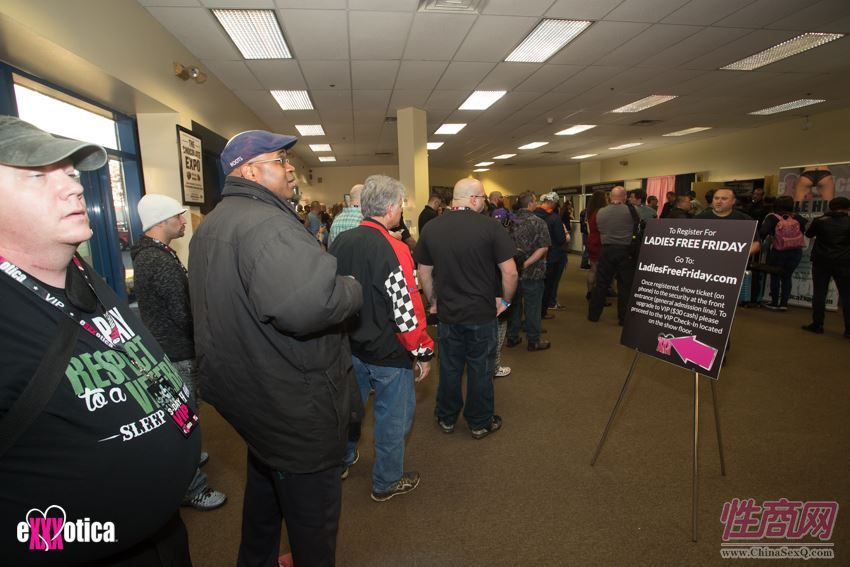 2016美国eXXXotica新泽西成人展参展观众(2)图片13