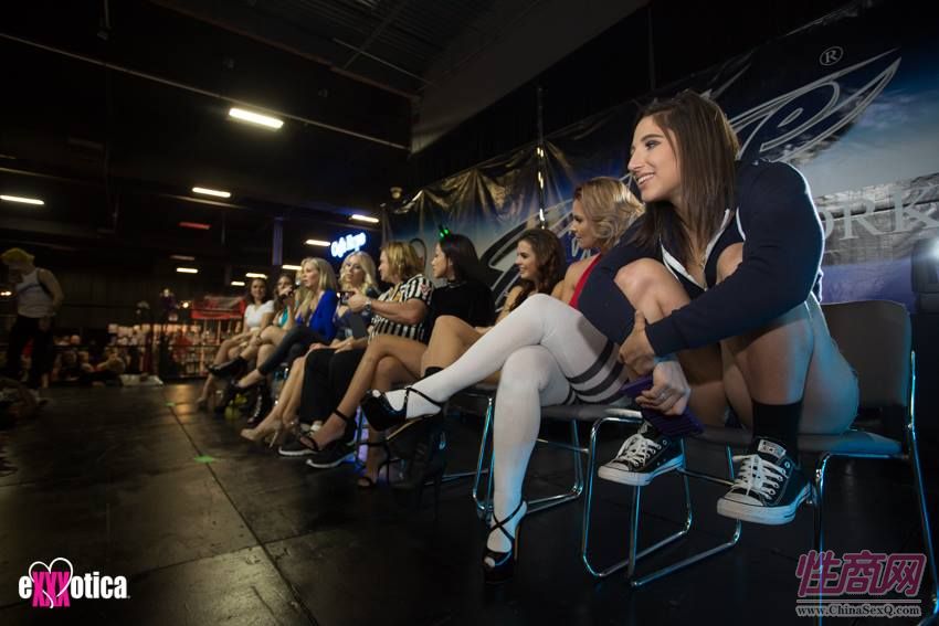 2016美国eXXXotica新泽西成人展参展观众(2)图片12