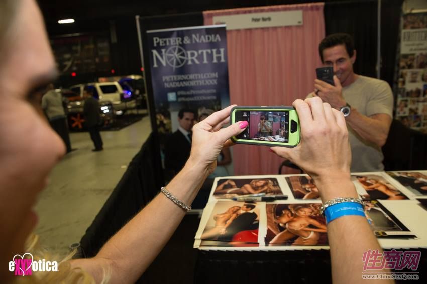 2016美国eXXXotica新泽西成人展参展观众(2)图片20