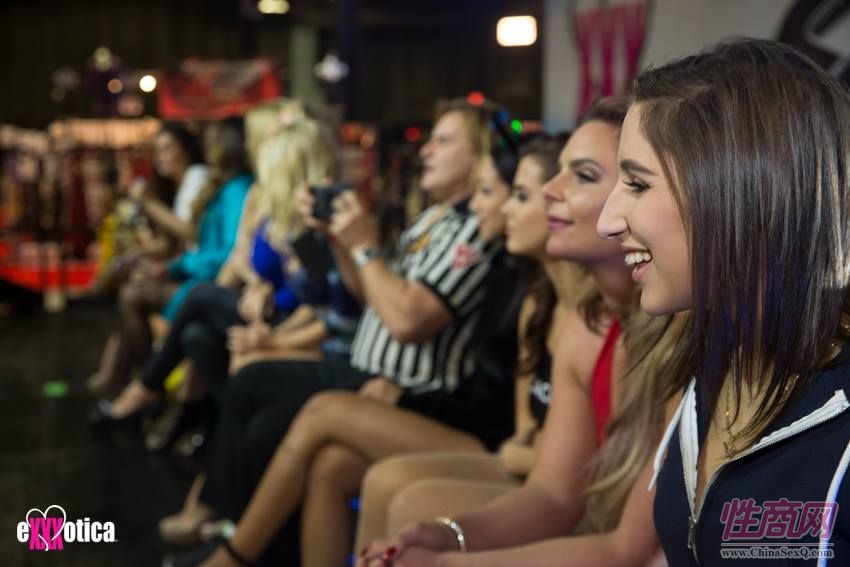 2016美国eXXXotica新泽西成人展参展观众(2)图片23