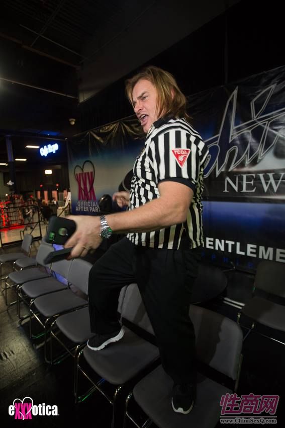 2016美国eXXXotica新泽西成人展参展观众(2)图片27