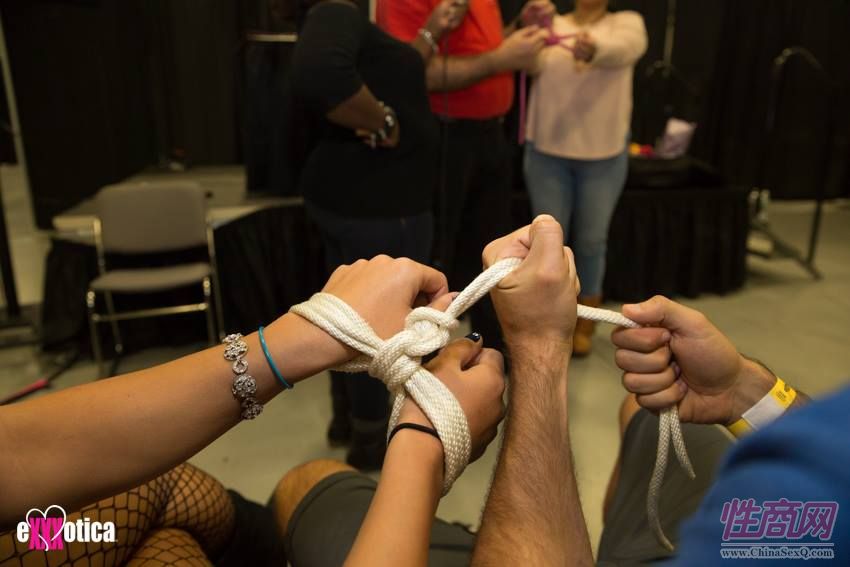 2016美国eXXXotica新泽西成人展参展观众(2)图片34