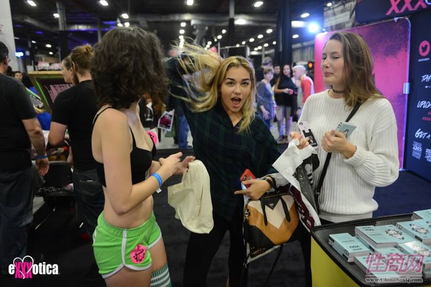 2016美国eXXXotica新泽西成人展参展观众(2)图片41