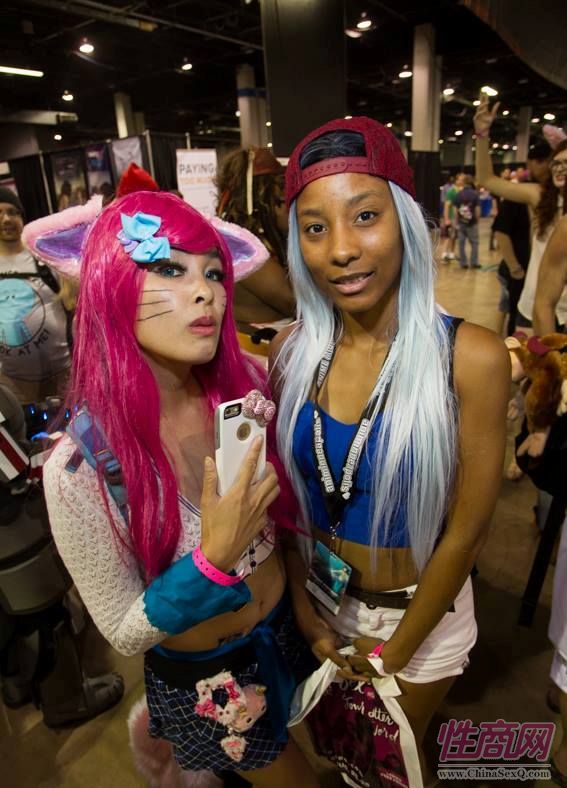 2016美国芝加哥成人展eXXXoticaCosplay表演图片7