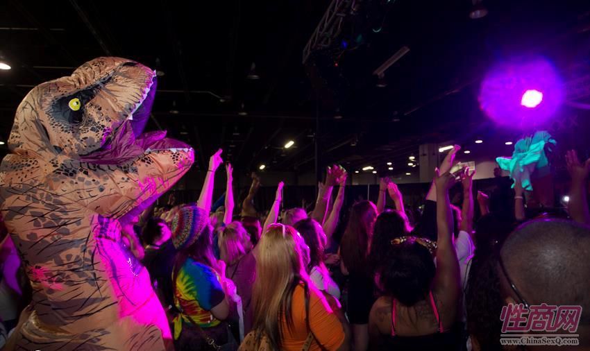 2016美国芝加哥成人展eXXXoticaCosplay表演图片18