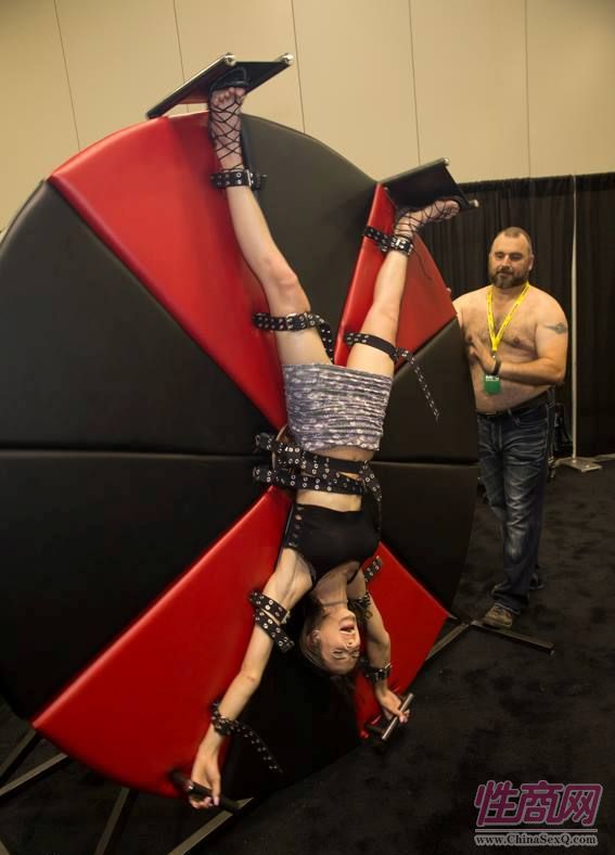 2016美国哥伦布成人展Exxxotica舞台表演图片7