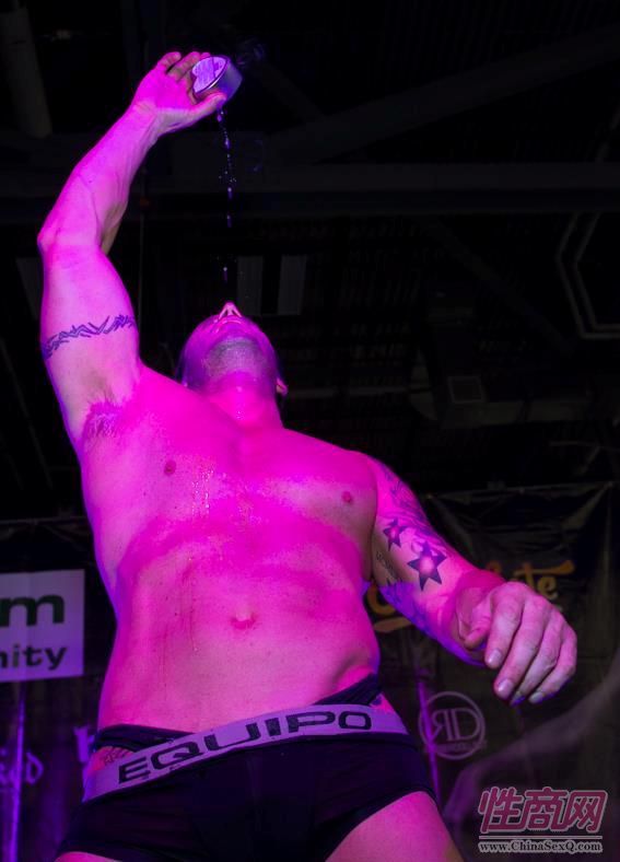 2016美国哥伦布成人展Exxxotica舞台表演图片15