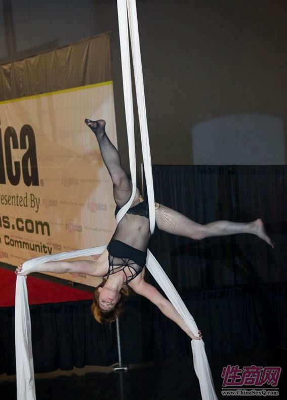 2016美国哥伦布成人展Exxxotica舞台表演图片20