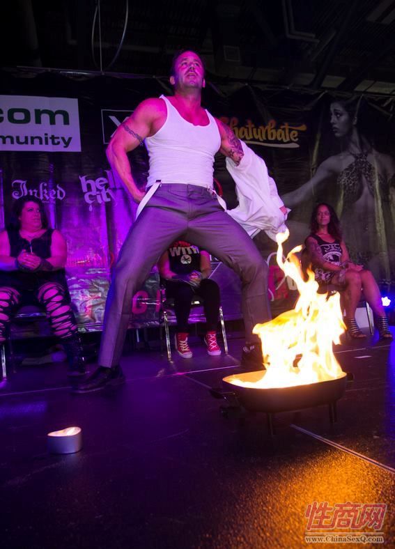 2016美国哥伦布成人展Exxxotica舞台表演图片41