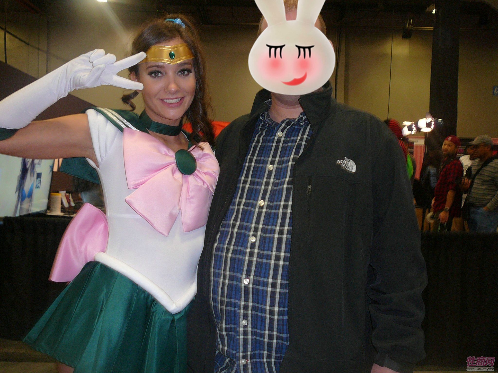 23 影星乔乔-姬斯(JojoKiss)和粉丝合影