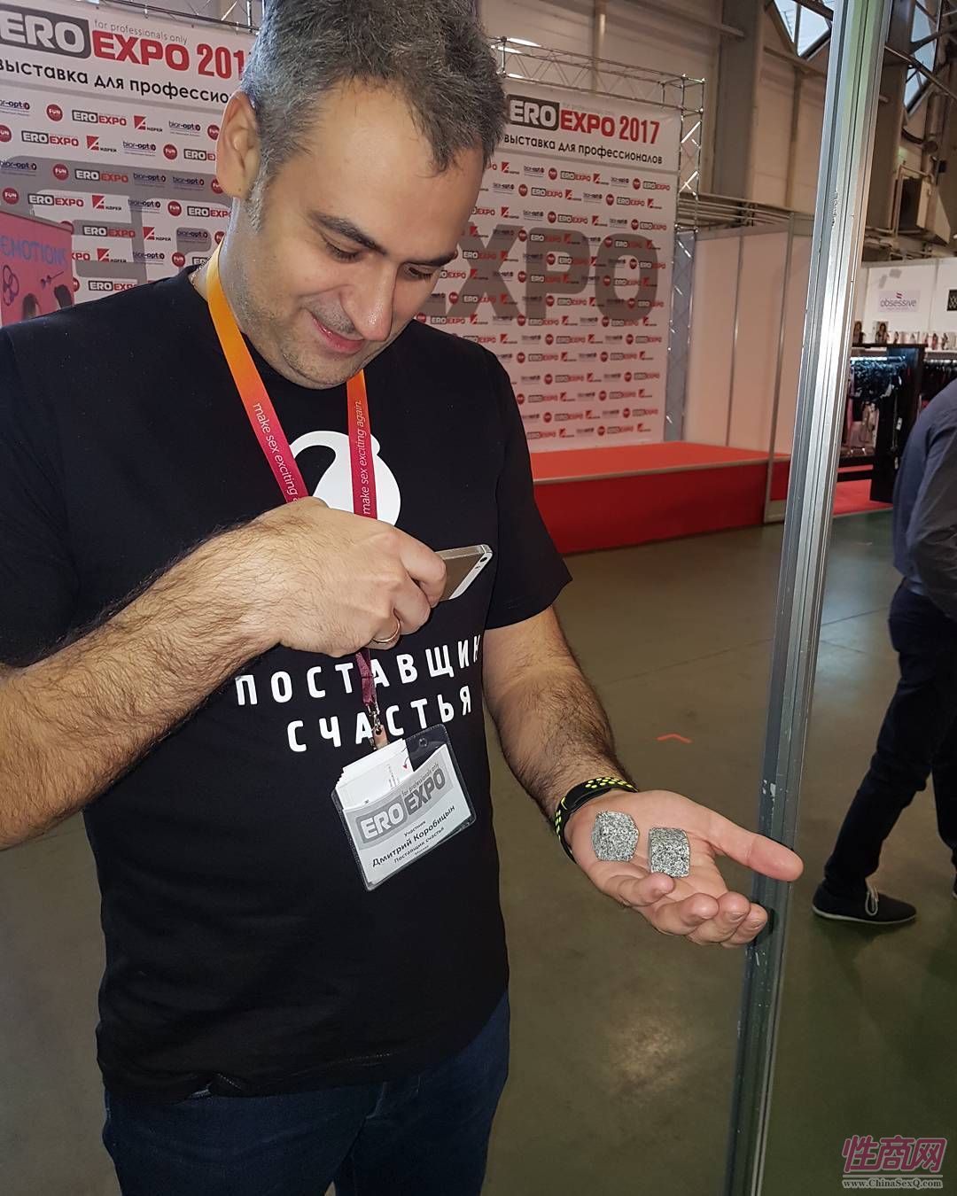 展商拍摄suo阴石产品