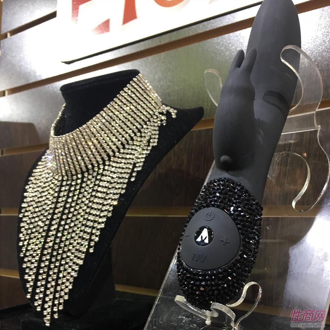 震动器上很多碎钻