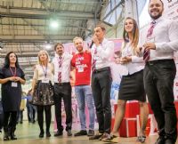 ��Ҷ�Χ��һ��Ȧ