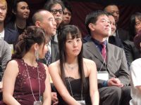 ��̨�ϵļα�ϯ