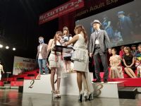 �α������߰佱