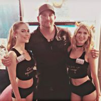 ��λŮģ���ڿ���Ĺ�����ǰ�Ե���˽�С