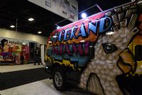 2013�����͵´�������չeXXXotica�㳵��ŮͼƬ26