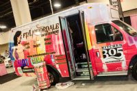 2013�����͵´�������չeXXXotica�㳵��ŮͼƬ31