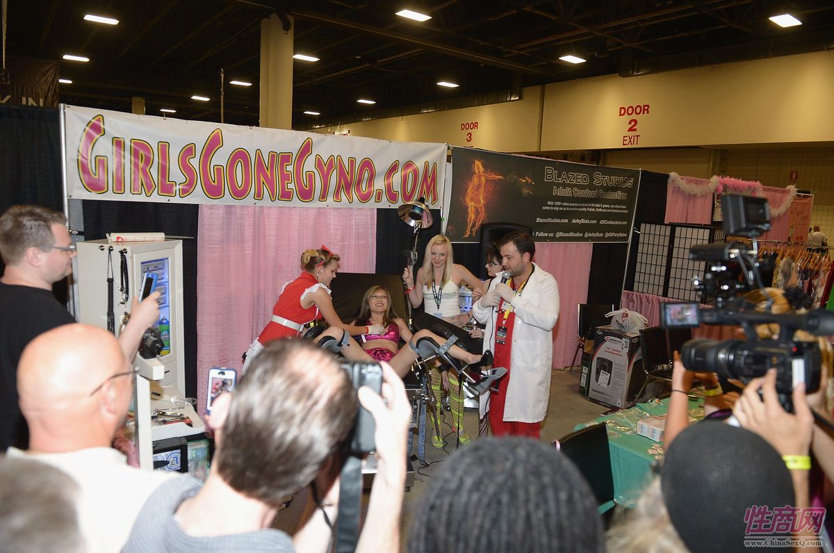 2013美国eXXXotica劳德代尔成人展精彩集锦图片21