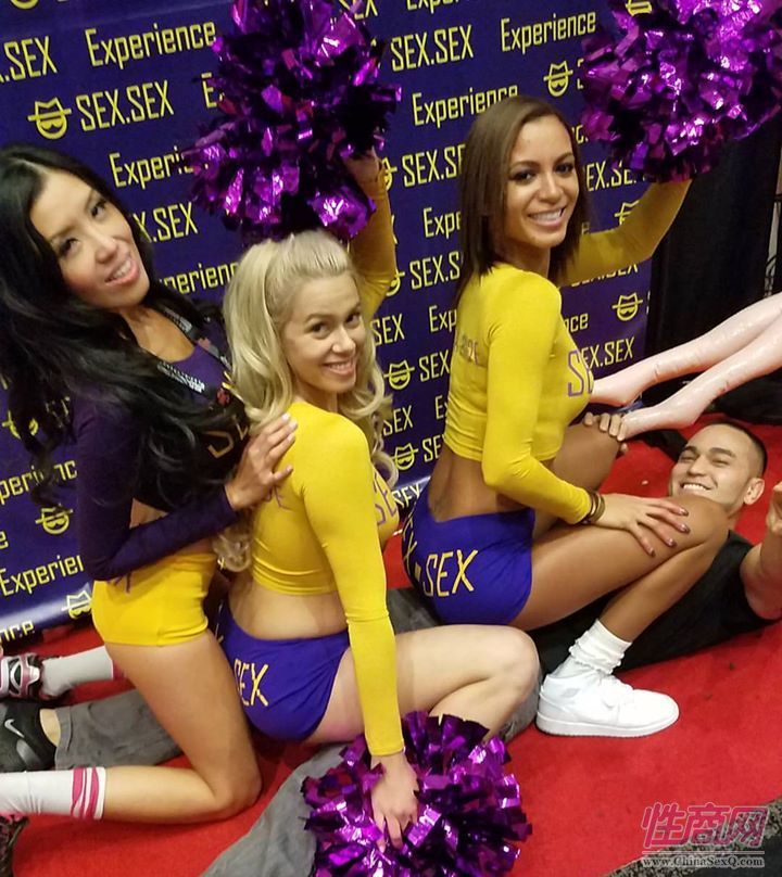 2017美国拉斯维加斯成人展舞台表演精彩纷呈图片4
