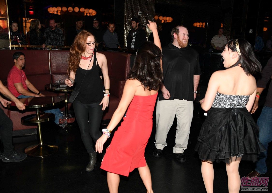 2017美国拉斯维加斯成人展浮华酒吧派对图片2