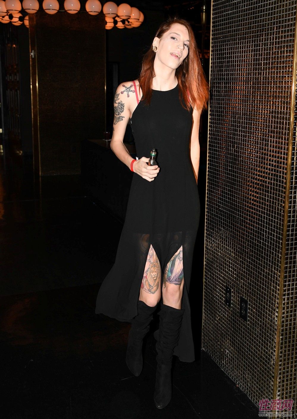 2017美国拉斯维加斯成人展浮华酒吧派对图片4