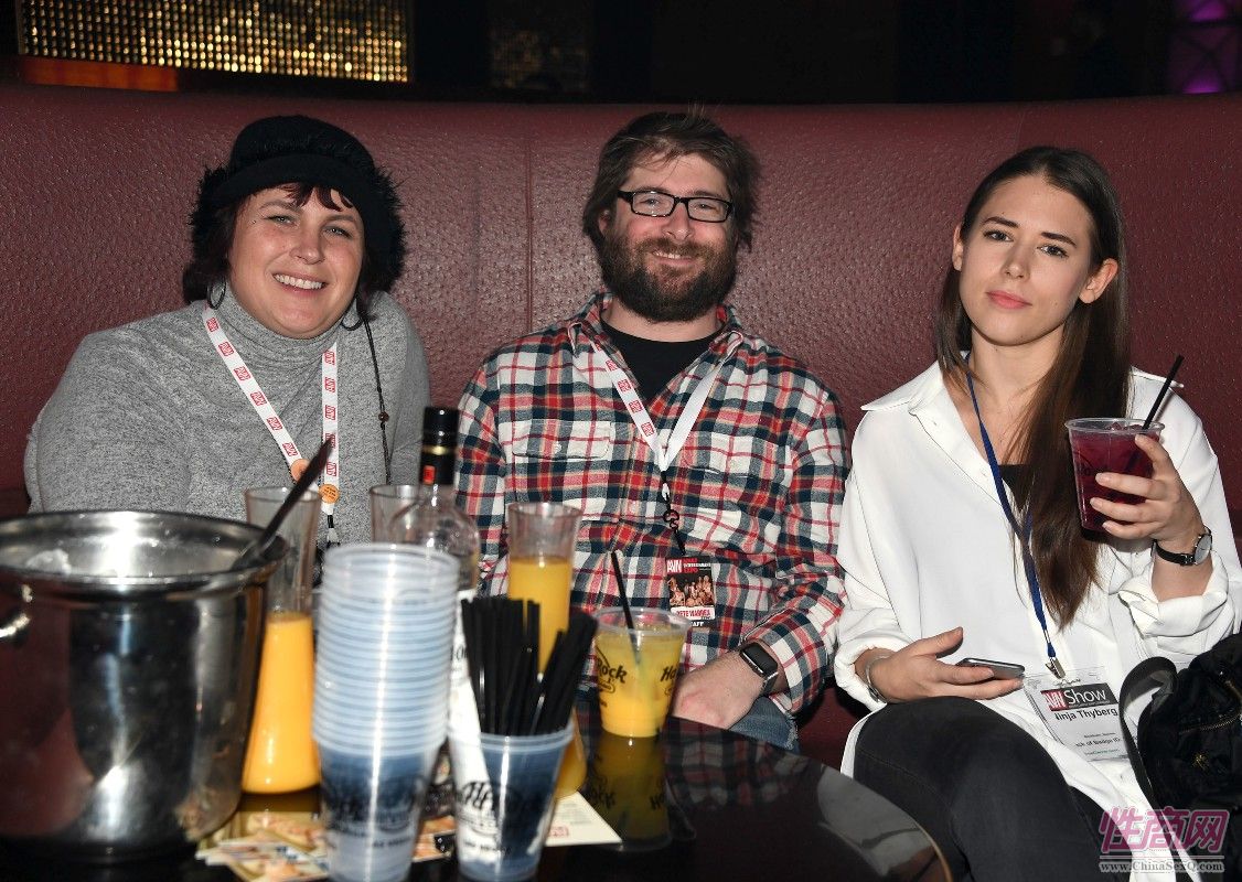 2017美国拉斯维加斯成人展浮华酒吧派对图片3