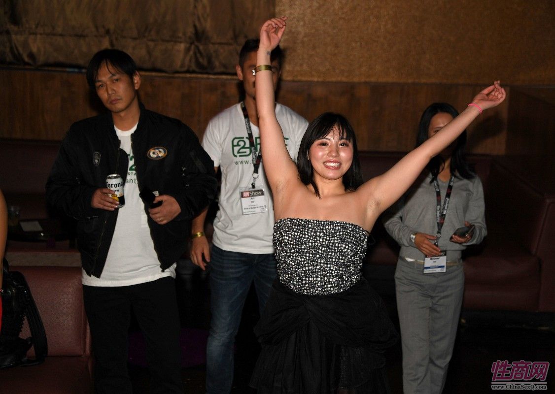 2017美国拉斯维加斯成人展浮华酒吧派对图片6