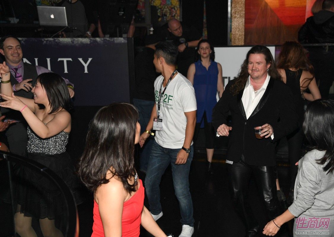 2017美国拉斯维加斯成人展浮华酒吧派对图片19