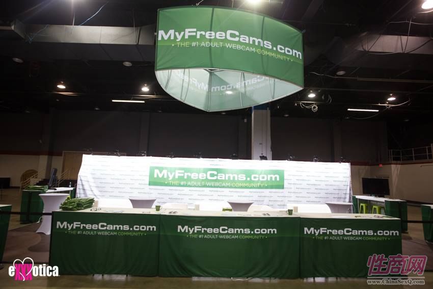 2017美国eXXXotica芝加哥成人展展会现场图片4