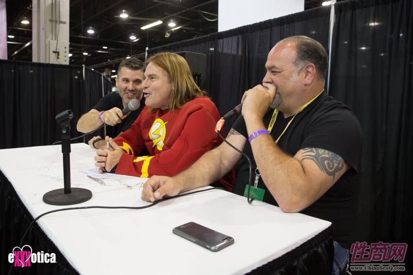2017美国eXXXotica芝加哥成人展展会现场图片37
