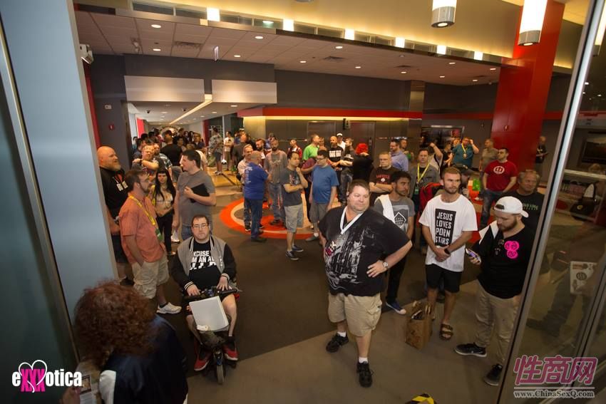 2017美国eXXXotica芝加哥成人展现场观众图片11