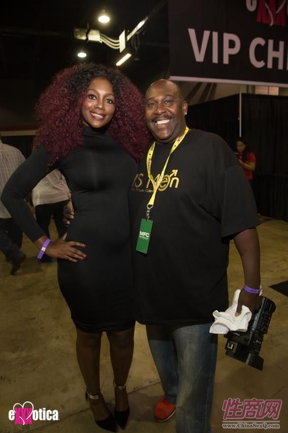 2017美国eXXXotica芝加哥成人展现场观众图片14