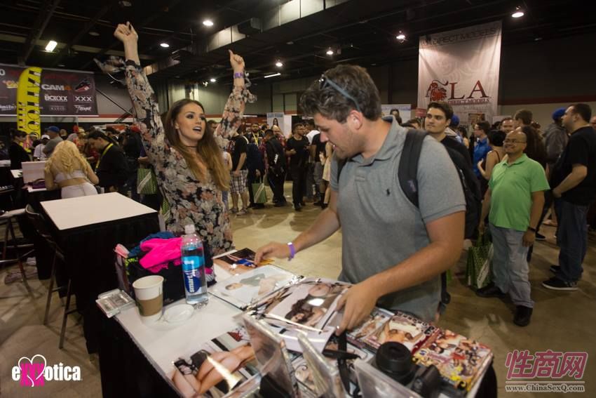 2017美国eXXXotica芝加哥成人展现场观众图片26