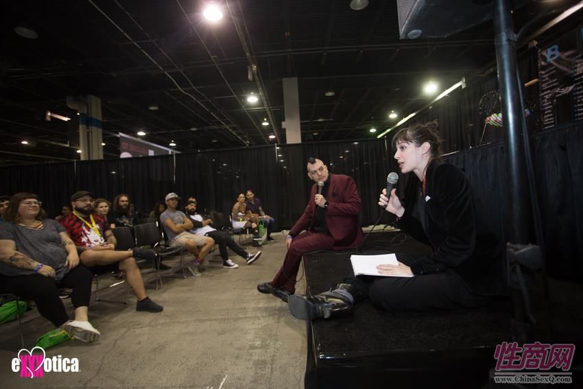 2017美国eXXXotica芝加哥成人展精彩表演图片25