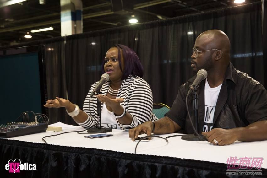 2017美国eXXXotica芝加哥成人展精彩表演图片27