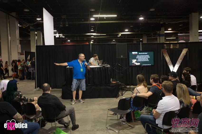 2017美国eXXXotica芝加哥成人展精彩表演图片28