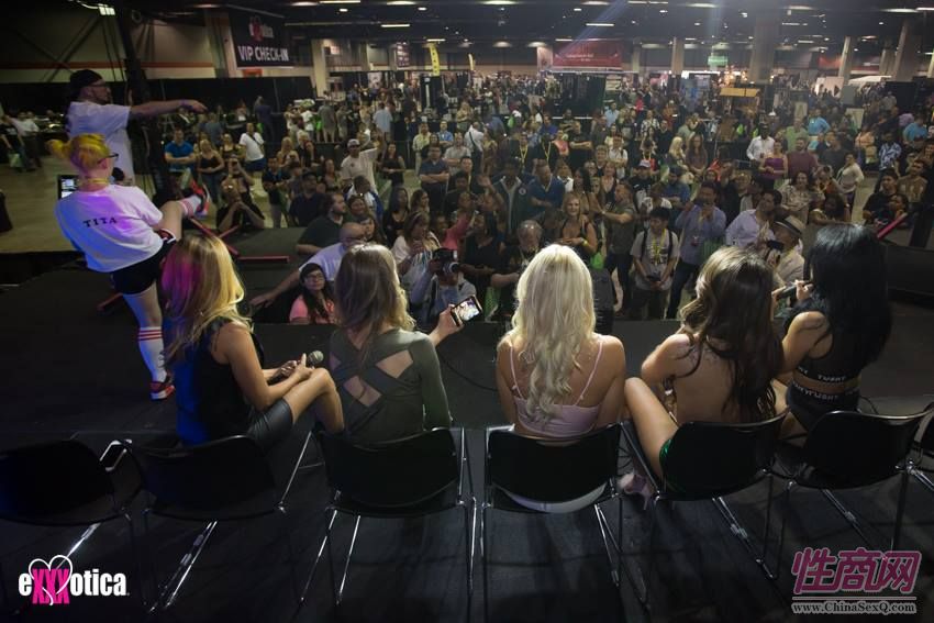 2017美国eXXXotica芝加哥成人展精彩集锦图片20