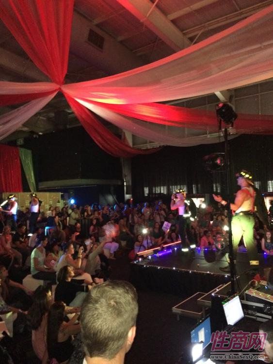 成人博览中的黑珍珠2014南非成人展Sexpo图片53