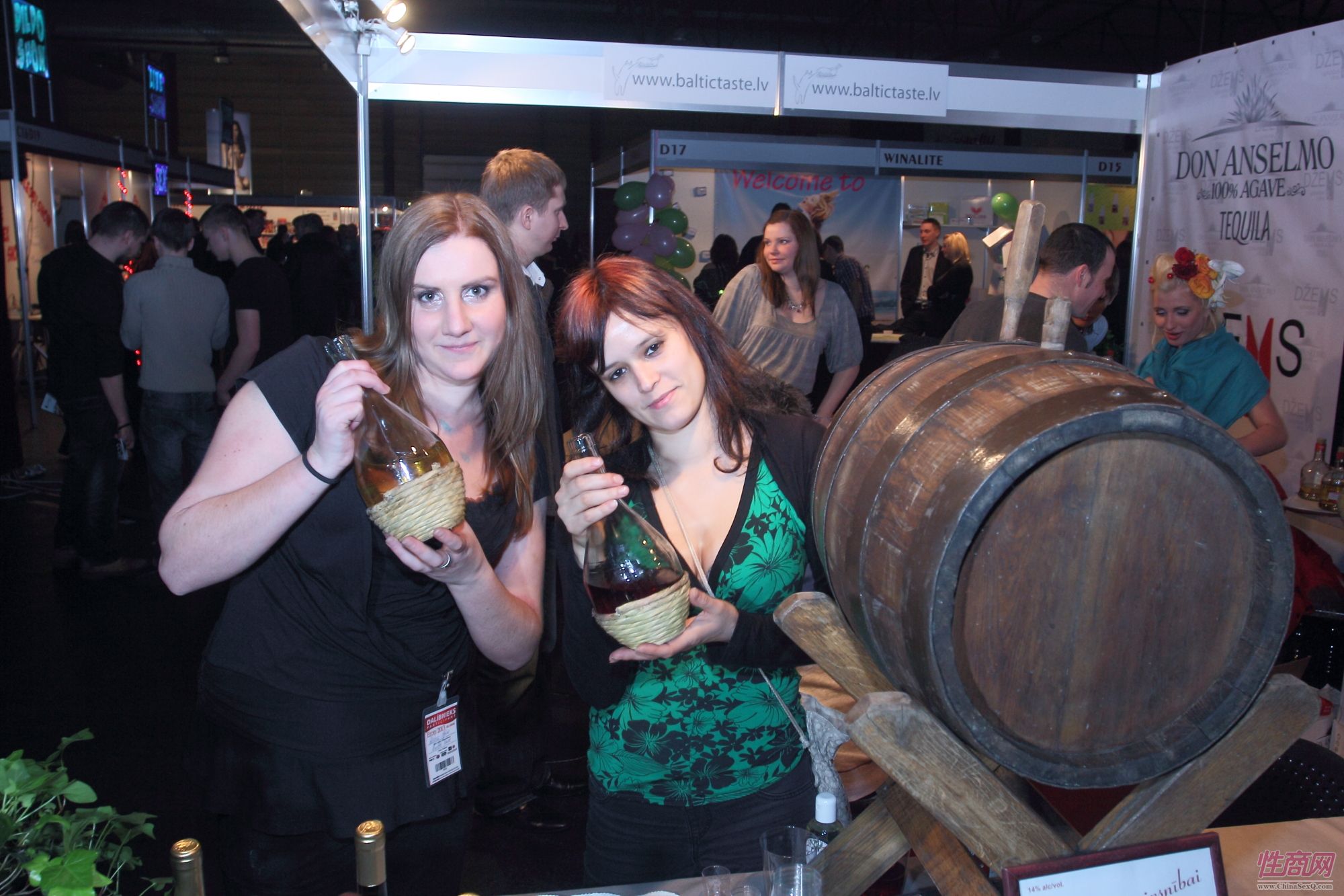 2013拉脱维亚成人展Erots商家展示性用品图片6