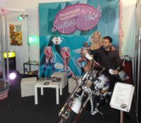 ���ͻ������Ը���Ůģ��