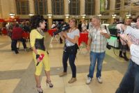 �е��ص���̨�ֳ�ֱ��չ��ʢ��