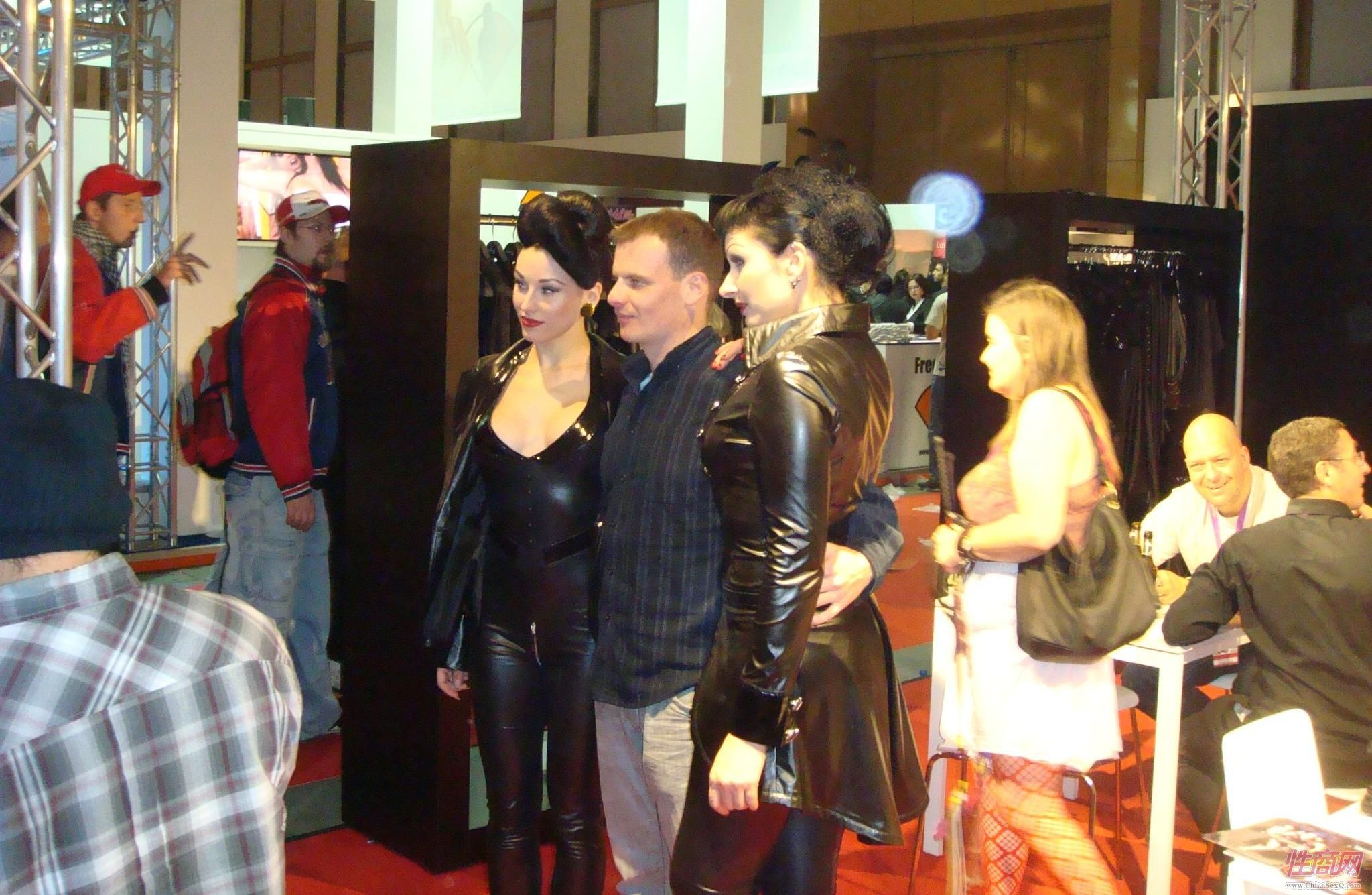 �¹�����Ů�����ʵ�ģ��