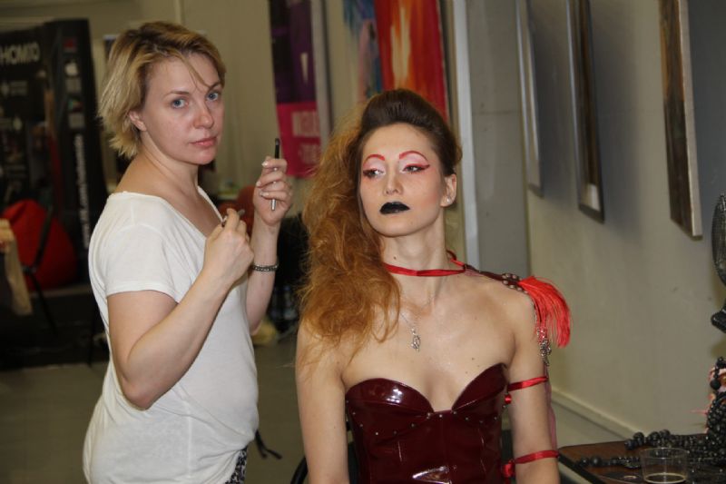 �ֳ�������ױ����