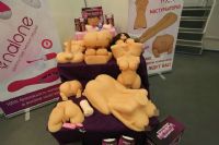 ����Ů�õĵ�ģ���