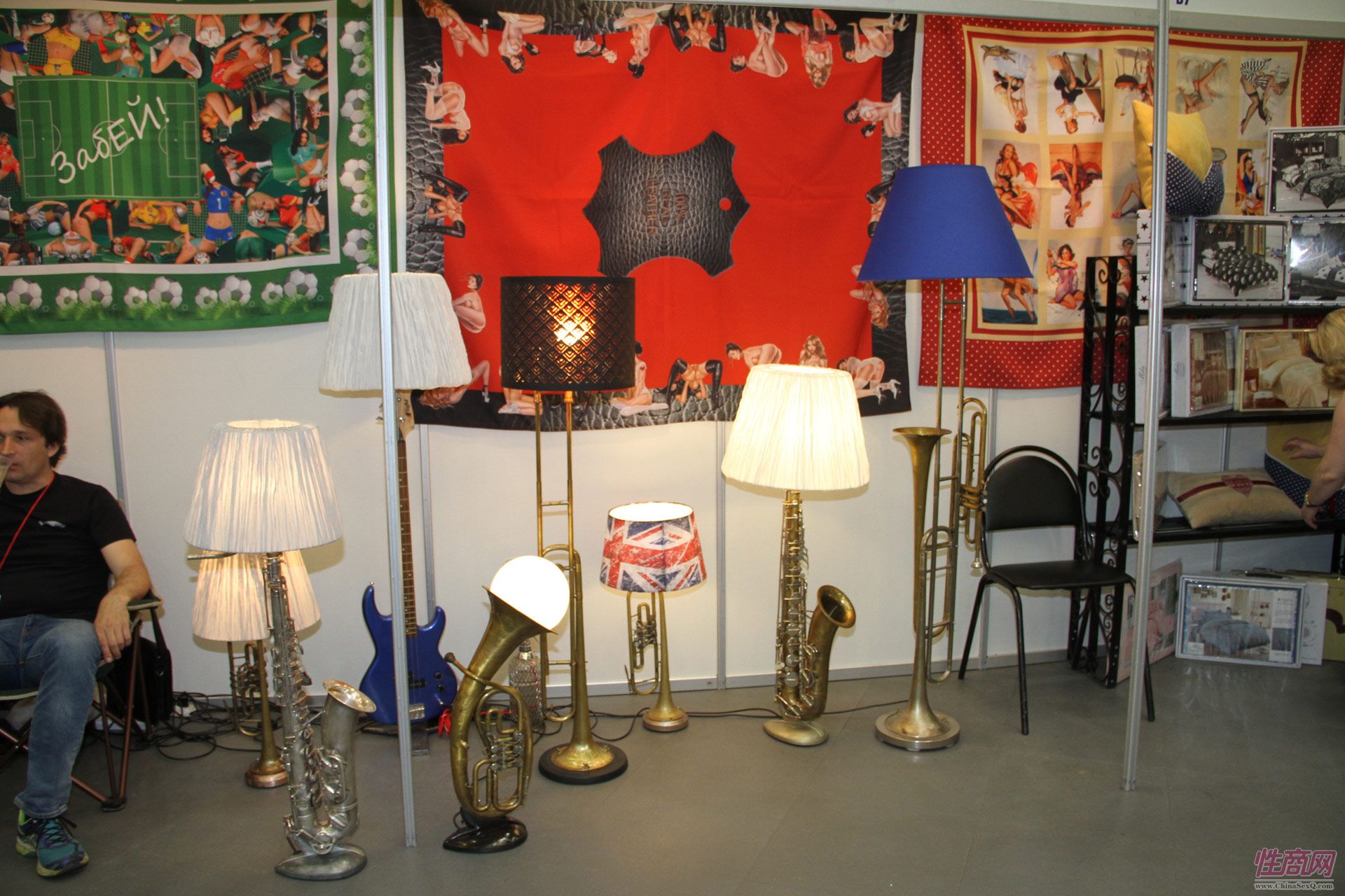 艺术台灯、情趣挂毯