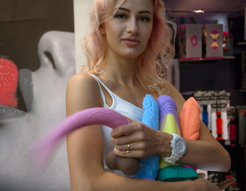 Ůչ�̻Ӷ���ɫ��˫ͷŮ�����